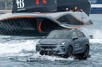 THE FIRST SAFETY CAR ON WATER